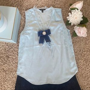 Banana Republic Blue lace trim sleeveless blouse Small